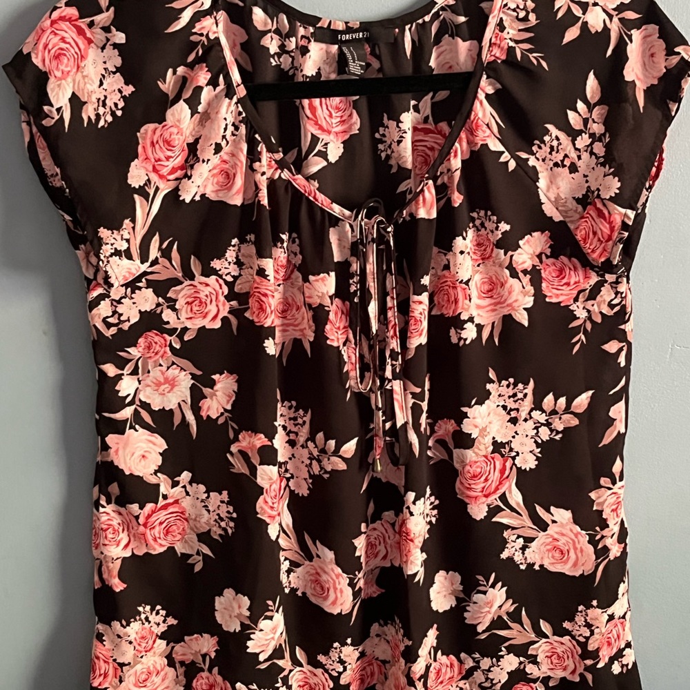 SELLING FOREVER 21 TOP FOR WOMEN SIZE SMALL COLOR FLORAL - Picture 9 of 13